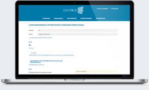 computadora con formulario de inscripcion afip