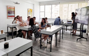 cursos en aula moderna en buenos aires