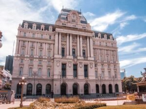 entrada principal del centro cultural kirchner