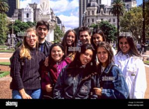 estudiantes universitarios en campus de buenos aires