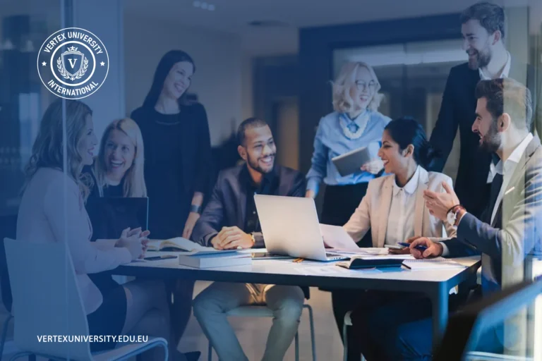 estudiantes universitarios estudiando seguridad laboral