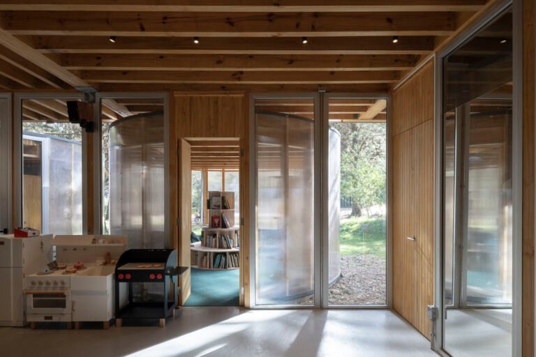 Cuáles son las características del Colegio El Bosque en Rafael Calzada