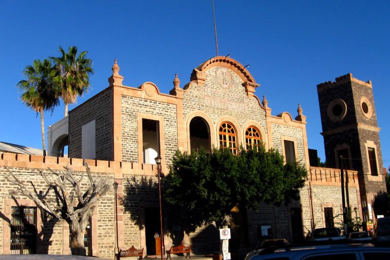 fachada del instituto la paz san justo
