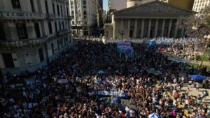 Quiénes Fueron DarÃo Santillán y Maximiliano Kosteki y Por Qué Son Importantes 1 homenaje publico a activistas sociales argentinos