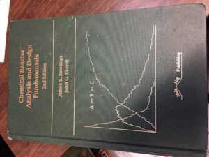 libro abierto sobre quimica y reactores industriales