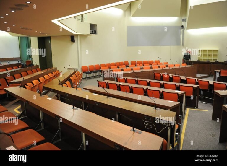 tribunal justicia penal sala audiencias